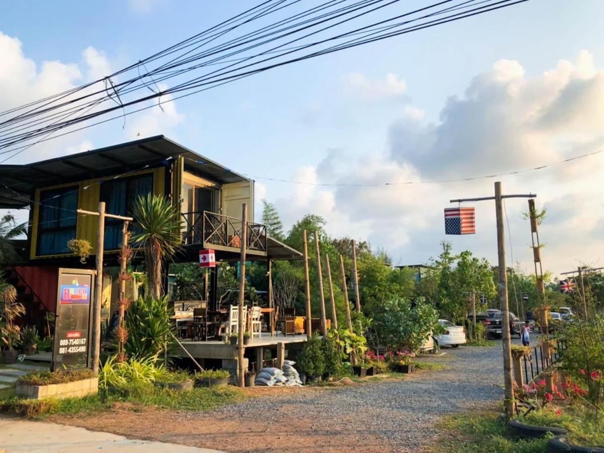 Beach Box Resort At Rimlay Rayong Exteriör bild