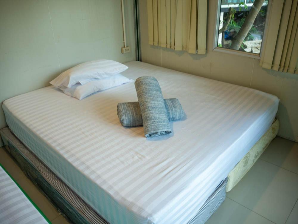Beach Box Resort At Rimlay Rayong Exteriör bild