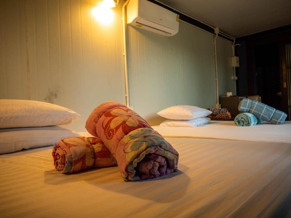 Beach Box Resort At Rimlay Rayong Exteriör bild