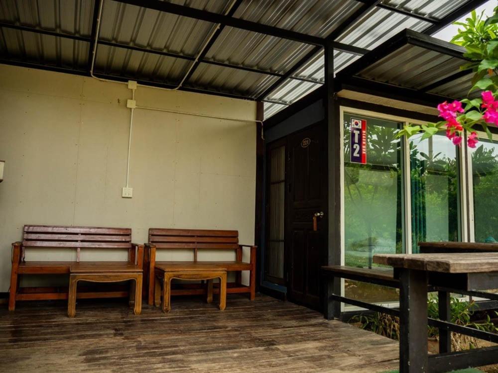 Beach Box Resort At Rimlay Rayong Exteriör bild
