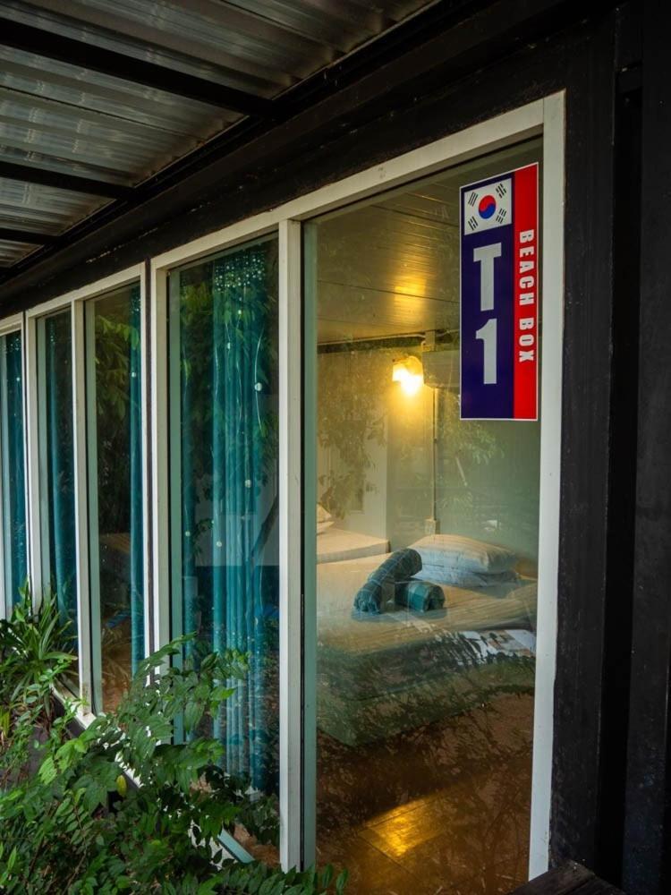 Beach Box Resort At Rimlay Rayong Exteriör bild
