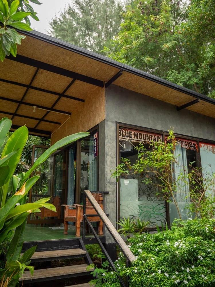 Beach Box Resort At Rimlay Rayong Exteriör bild