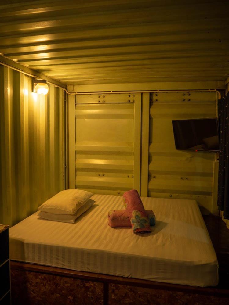 Beach Box Resort At Rimlay Rayong Exteriör bild