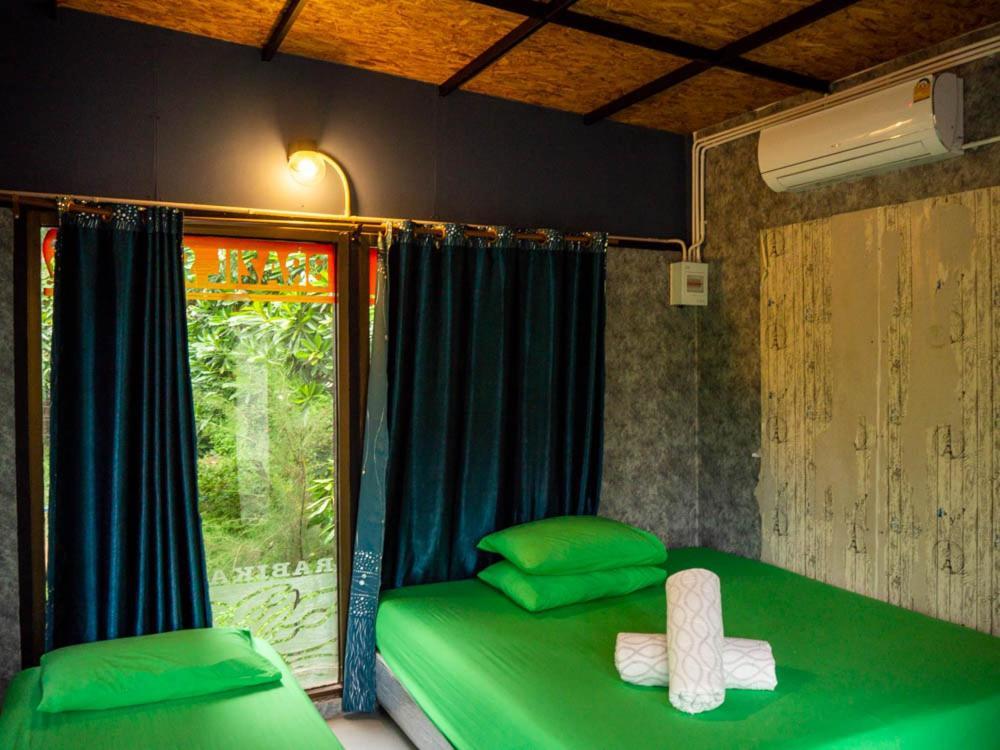 Beach Box Resort At Rimlay Rayong Exteriör bild