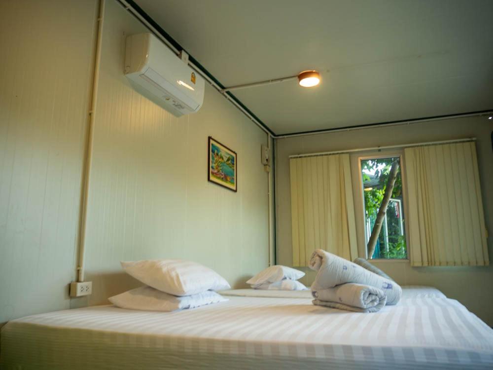 Beach Box Resort At Rimlay Rayong Exteriör bild