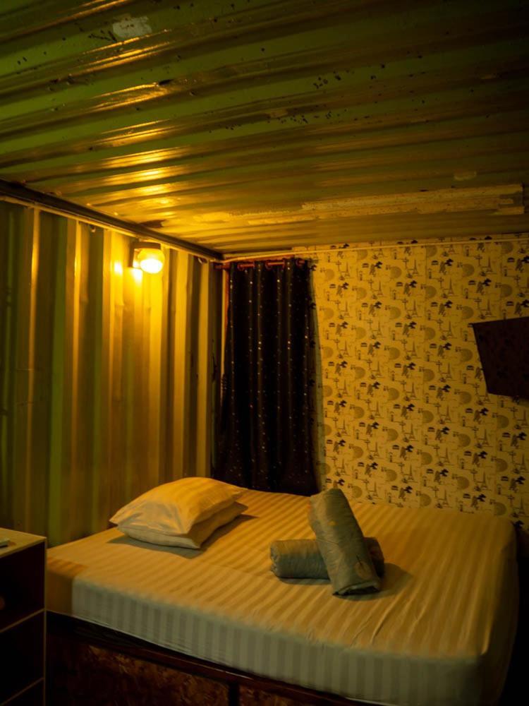 Beach Box Resort At Rimlay Rayong Exteriör bild