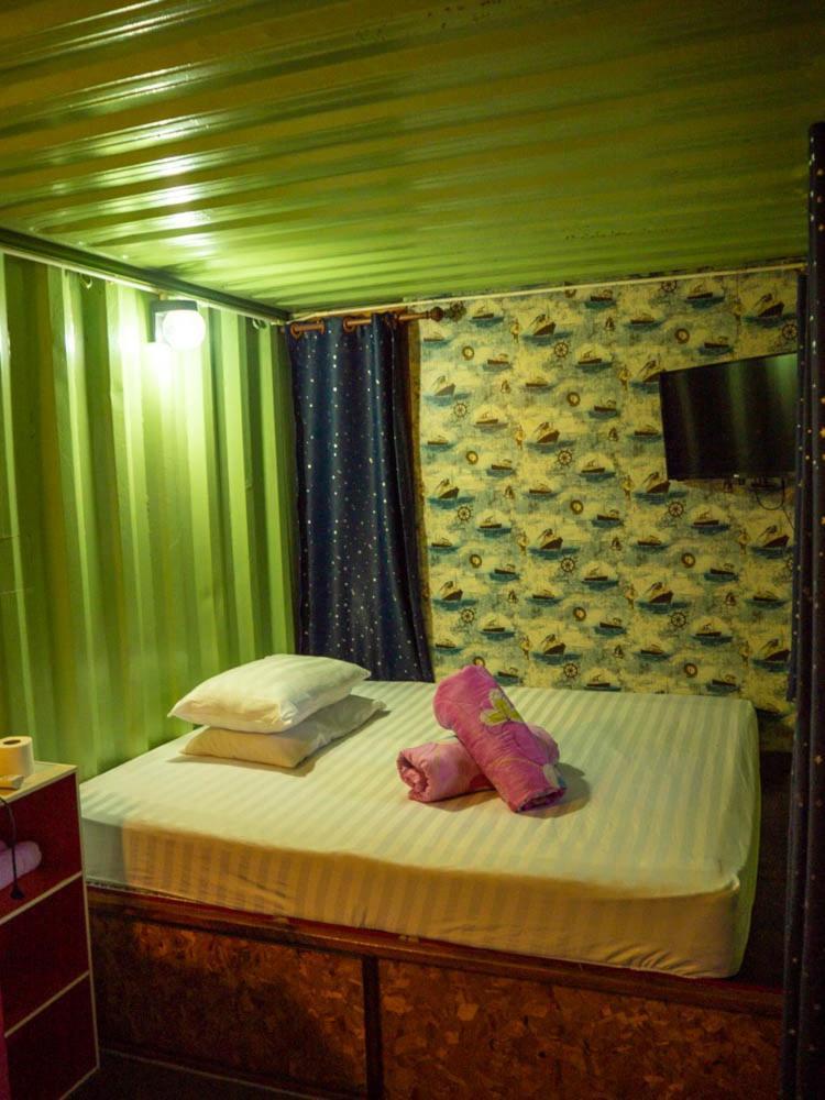 Beach Box Resort At Rimlay Rayong Exteriör bild