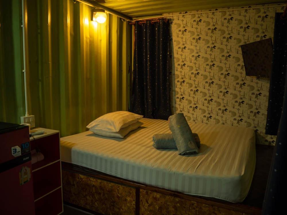 Beach Box Resort At Rimlay Rayong Exteriör bild