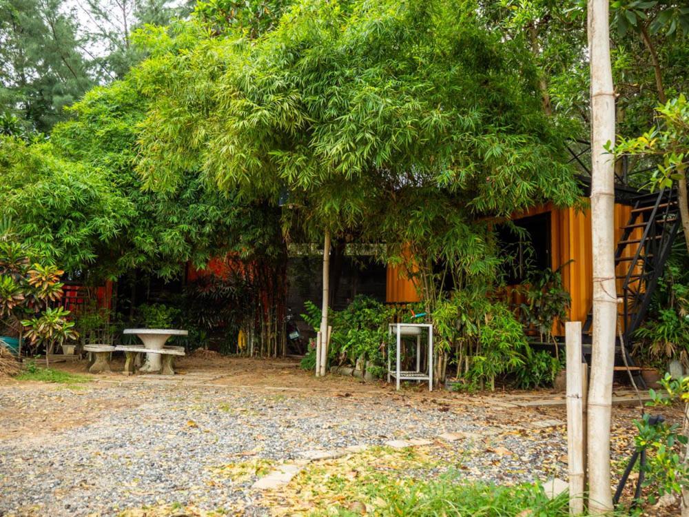 Beach Box Resort At Rimlay Rayong Exteriör bild